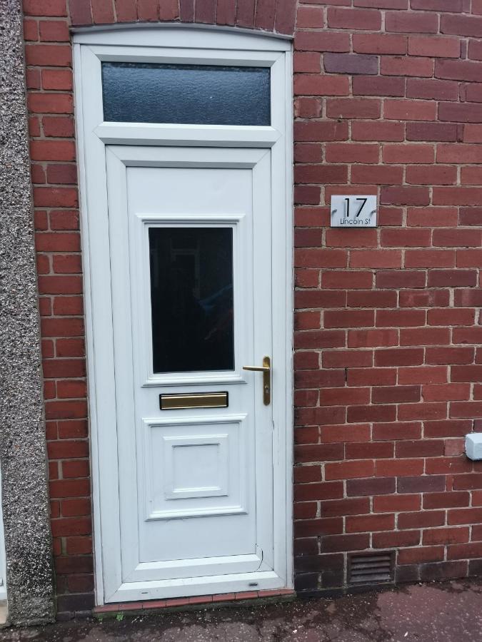 Parkside House 3 Bedroom 2 Bathroom. Parking. Barrow-in-Furness Buitenkant foto